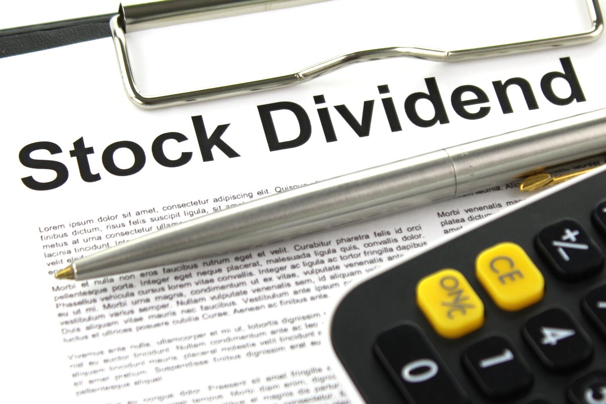 stock-dividend-free-of-charge-creative-commons-finance-image